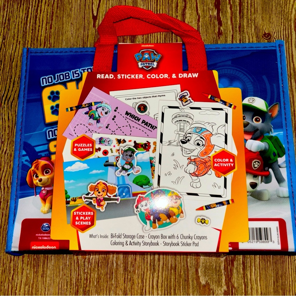 Paw Patrol Story & Adventure Fold Out Storage Case w/activities - Picture 2 of 4